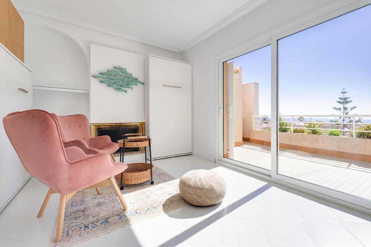 Апартаменти Flamenco Penthouse Sea View & Swimming Pool Торрев'єха Екстер'єр фото